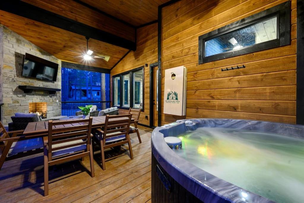 Brand New Luxury 2 Bedroom With Loft And Spa Sleeps 10 โบรคเคนโบว์ ภายนอก รูปภาพ