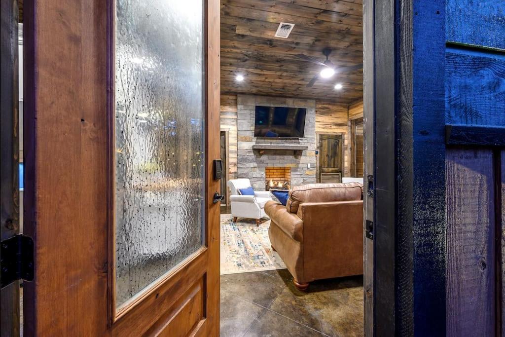 Brand New Luxury 2 Bedroom With Loft And Spa Sleeps 10 โบรคเคนโบว์ ภายนอก รูปภาพ